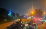 Petugas Satlantas Polresta Barelang memeriksa truk trailer saat patroli malam di Batam