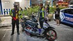 Satlantas Polresta Barelang menindak motor knalpot brong saat patroli malam
