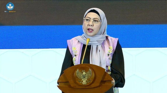 wakil-ketua-komisi-x-dpr-ri-himmatul-aliyah-1779338199865_169