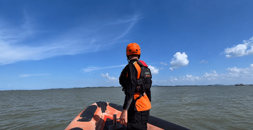 abk-tugboat-mtt-tahan-hilang-perairan-karimun-operasi-sar.jpg