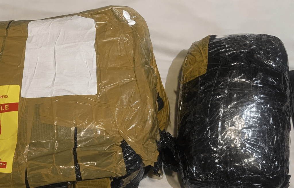 Barang bukti ganja seberat 426 gram yang diamankan Ditresnarkoba Polda Kepri di Batam.