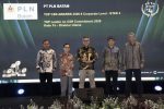PLN Batam menerima penghargaan TOP CSR Awards 2026 kategori Bintang 4 di Jakarta.