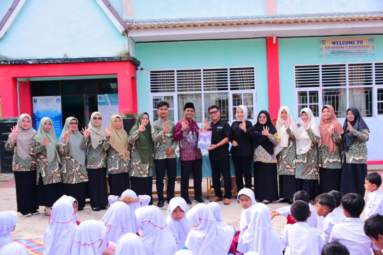 diskominfotik-bengkalis-edukasi-siswa-sd-negeri-5-soal-gawai-bullying-dan-hoaks
