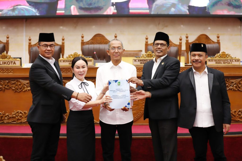 amsakar-li-claudia-dprd-batam.jpg
