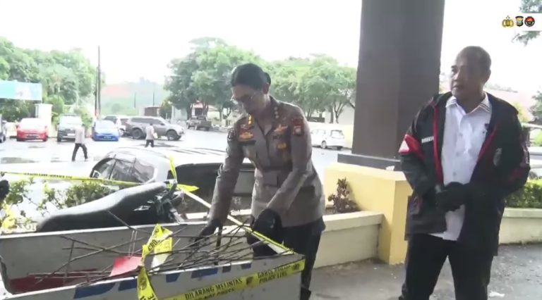 Barang bukti pencurian penutup drainase yang diamankan Ditreskrimum Polda Kepri di Batam.