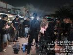 Personel Polsek Batam Kota saat melakukan penanganan awal kasus dugaan penganiayaan di Perumahan Villa Pesona Asri Batam Kota.
