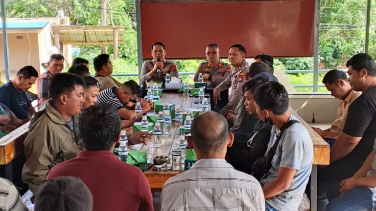 Kegiatan Polsek Nongsa bersama pelaku usaha skrap di Batam.