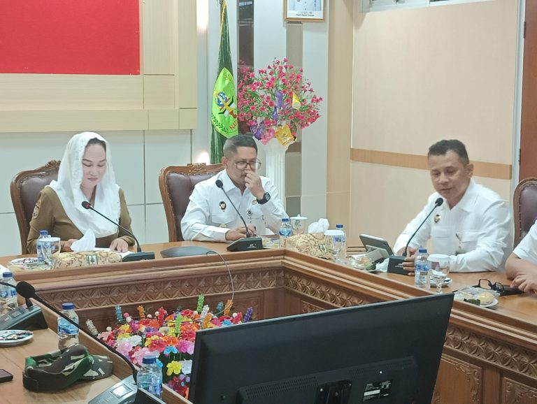 Rapat koordinasi persiapan kunjungan Menko Polkam di Kabupaten Natuna dipimpin Bupati Cen Sui Lan.