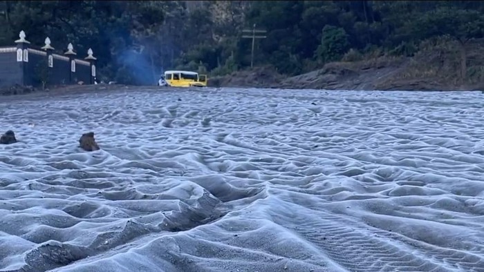 embun-upas-perdana-gunung-bromo-2026.jpg