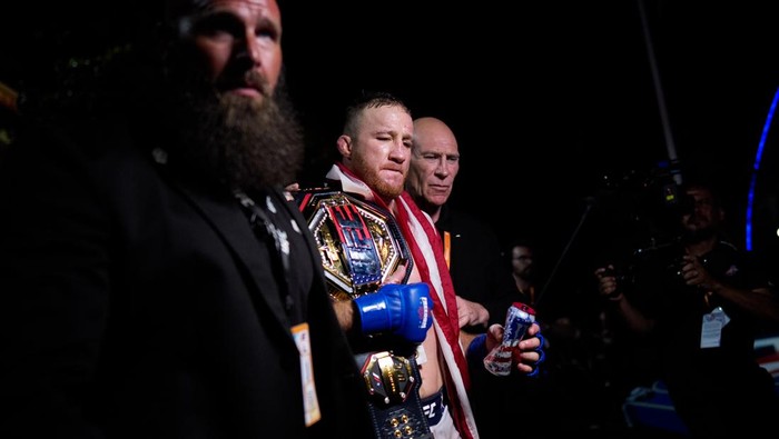 justin-gaethje-kalahkan-ilia-topuria-ufc-freedom-250