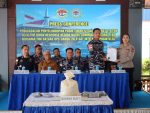 Barang bukti 1,9 ton pasir timah hasil penggagalan penyelundupan di Karimun.