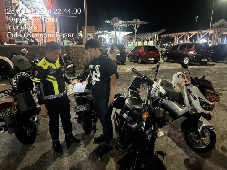Patroli KRYD Polres Karimun menindak pengguna knalpot brong.