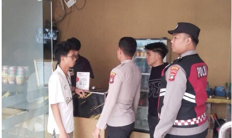 Personel Polsek Lubuk Baja mengamankan terduga pelaku curanmor di Batam.