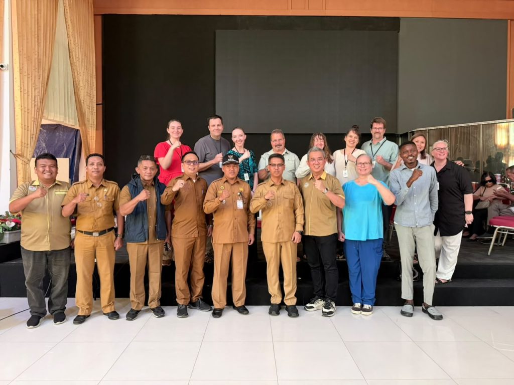 Bakti sosial pemeriksaan mata gratis di Kabupaten Karimun.