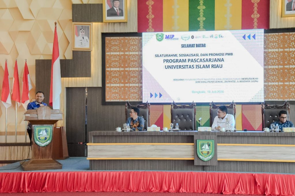 wabup-bengkalis-dukung-magister-ilmu-pemerintahan-uir