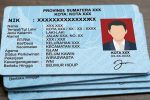 Penggantian foto e-KTP di kantor Dukcapil.