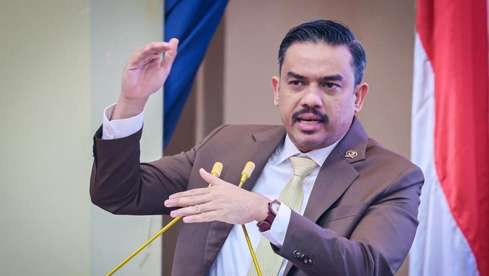 menteri-usaha-mikro-kecil-dan-menengah-umkm-maman-abdurrahman-1764677159466_169