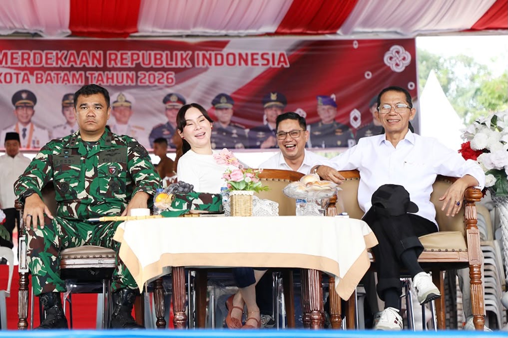 Amsakar dan Li Claudia Turun Langsung Cek Gladi Bersih Upacara HUT RI di Batam