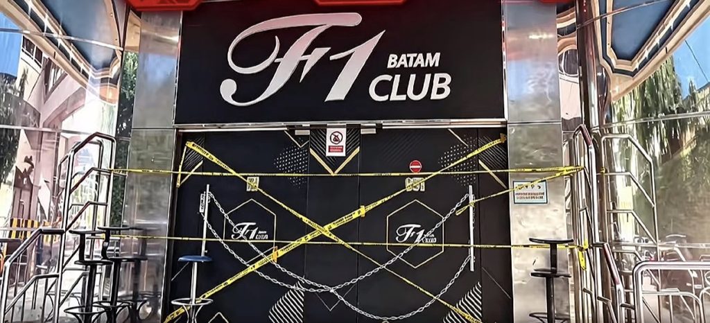 Bareskrim menyegel dua tempat hiburan malam dan menyita 11 mobil di Batam