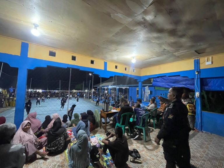 Polsek Bunguran Timur amankan turnamen voli Desa Kelanga Natuna
