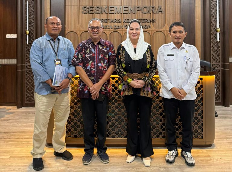 Bupati Natuna Cen Sui Lan audiensi dengan Kemenpora membahas sarana olahraga dan POPDA 2028.