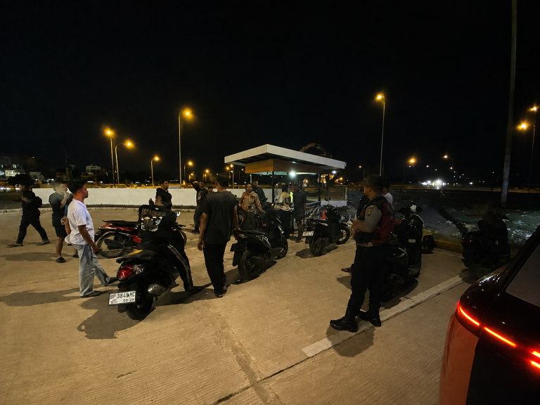 Polsek Batu Aji cek lokasi dugaan tawuran di Bundaran Basecamp Batam