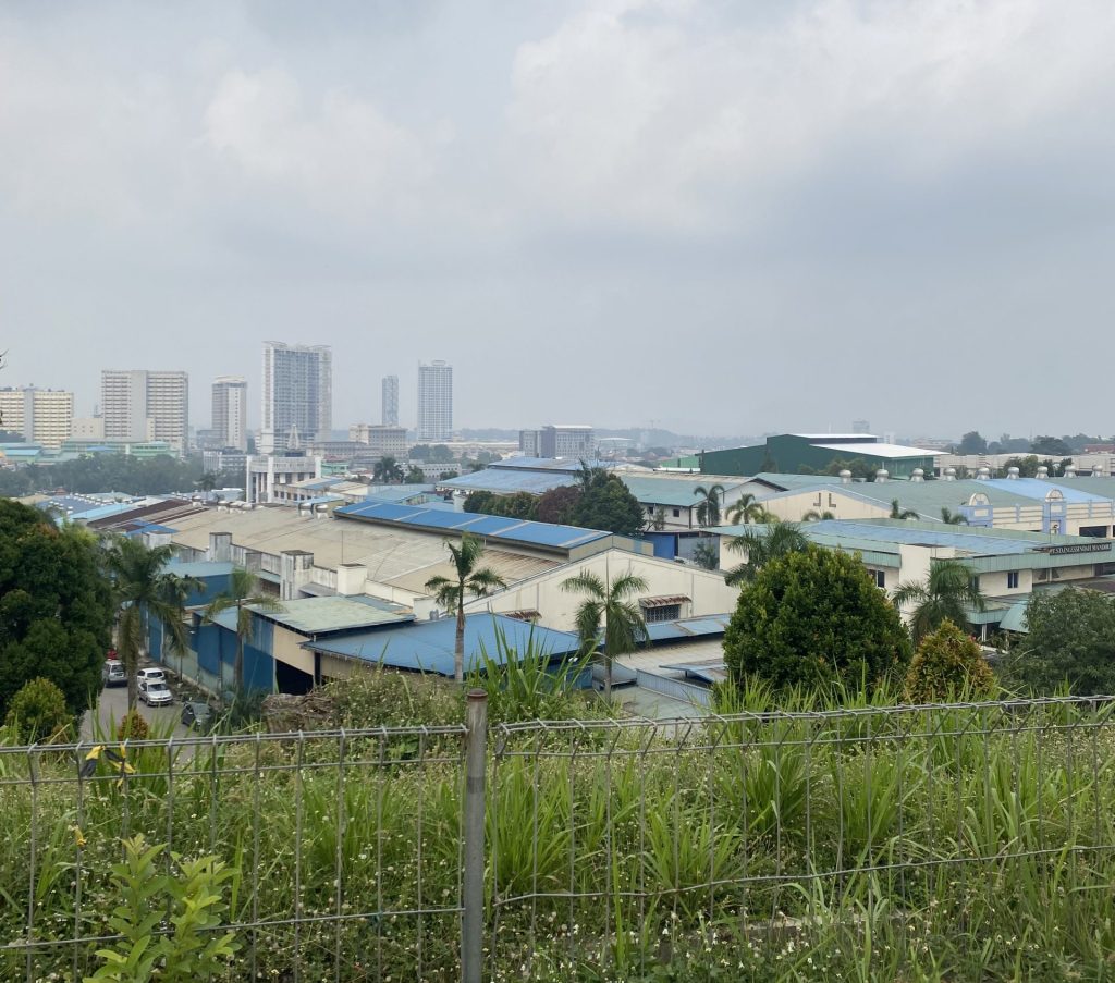 Kabut asap menyelimuti wilayah Kota Batam