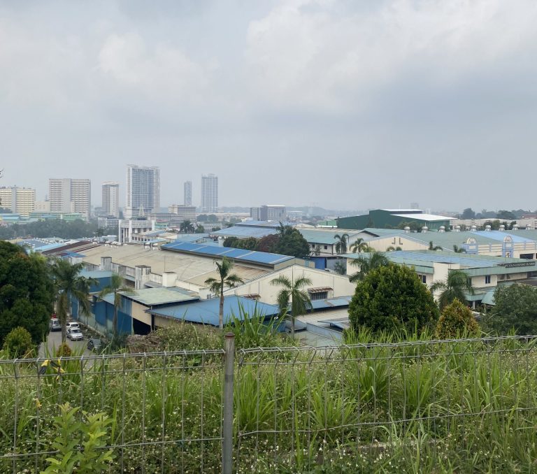 Kabut asap menyelimuti wilayah Kota Batam