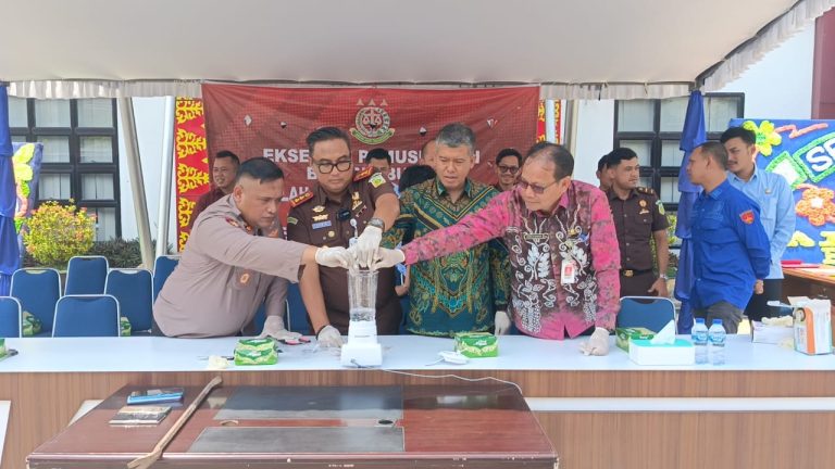 Kejari Natuna musnahkan barang bukti dari 14 perkara