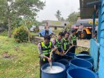 Satlantas Polres Natuna salurkan air bersih ke warga Sebadai Ulu