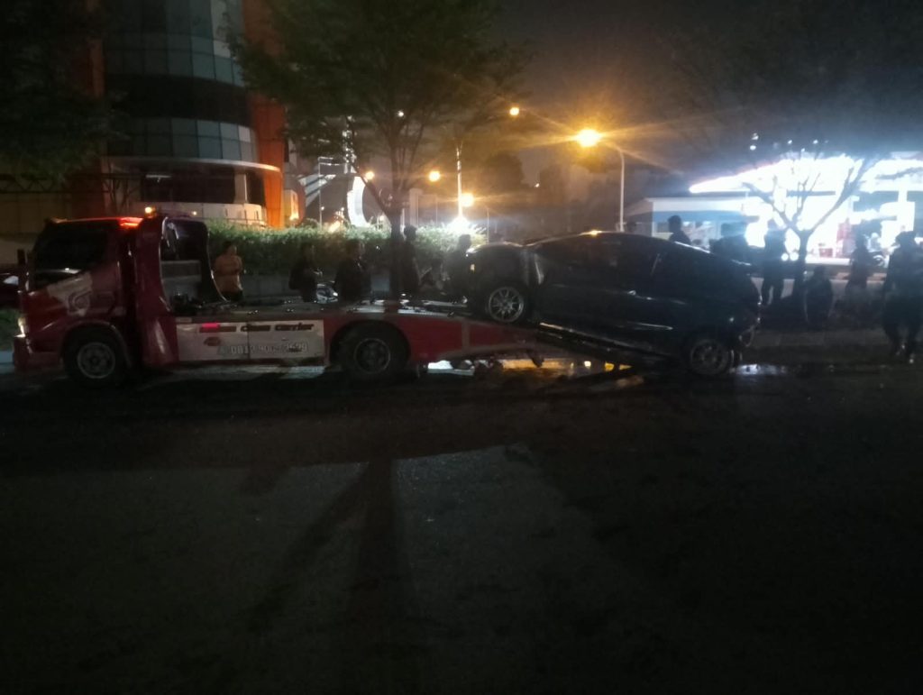 Polsek Lubuk Baja tangani kecelakaan tunggal di Jalan Bunga Raya