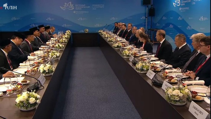presiden-prabowo-subianto-menghadiri-jamuan-makan-siang-bersama-presiden-rusia-vladimir-putin-di-vladivostok-rusia