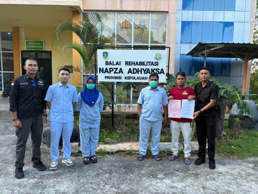 Kejari Natuna serahkan tersangka narkotika untuk rehabilitasi sosial