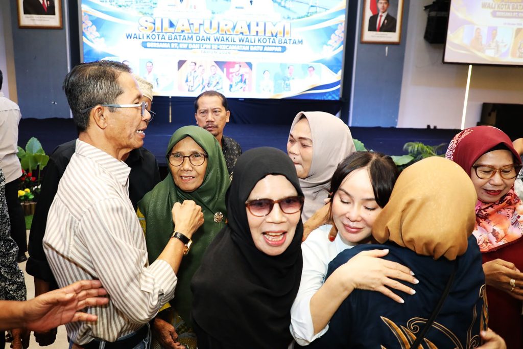 Wali Kota Batam Amsakar Achmad menghadiri silaturahmi bersama RT RW dan LPM Kecamatan Batu Ampar.