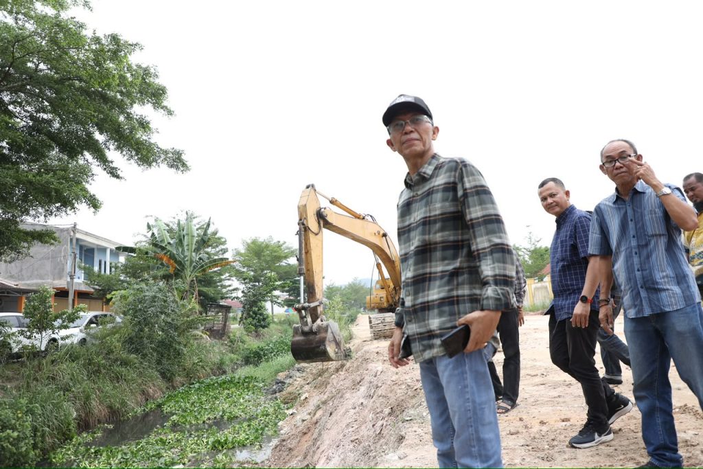 amsakar-tinjau-sdn-013-sekupang-penambahan-ruang-kelas.jpg