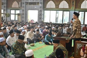 ribuan-jamaah-padati-masjid-agung-bengkalis-uas